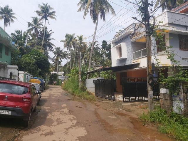 2 BHK Independent Builder Floor in Medical College for rent Thiruvananthapuram. The reference number is 13922883
