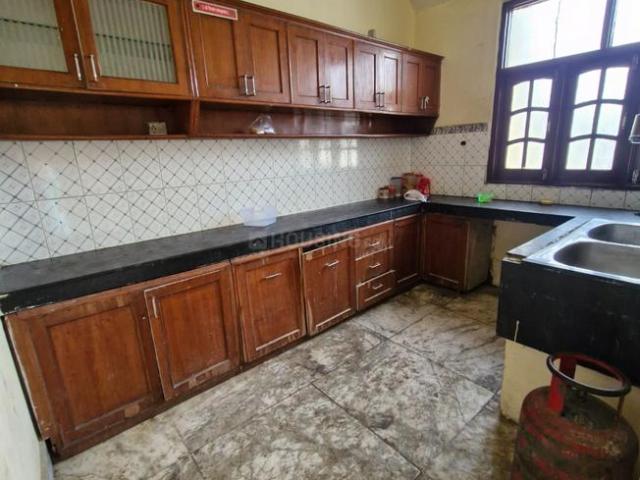 2 BHK Independent Builder Floor in Model Town for rent Bathinda. The reference number is 20896845