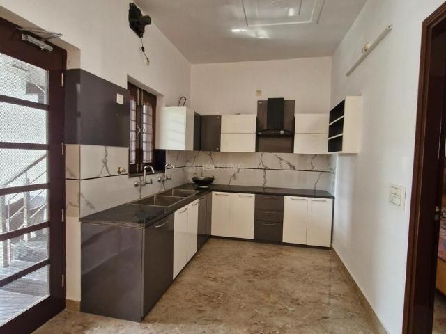 2 BHK Independent Builder Floor in Model Town for rent Bathinda. The reference number is 20009989