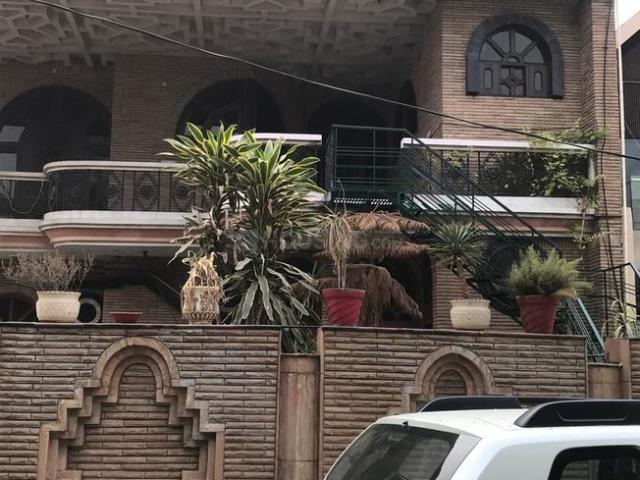 2 BHK Independent Builder Floor in Model Town for rent Ludhiana. The reference number is 18219480
