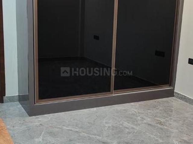 2 BHK Independent Builder Floor in Model Town for resale New Delhi. The reference number is 18669974