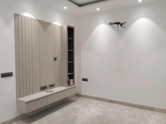 2 BHK Independent Builder Floor in Model Town for resale New Delhi. The reference number is 20222864