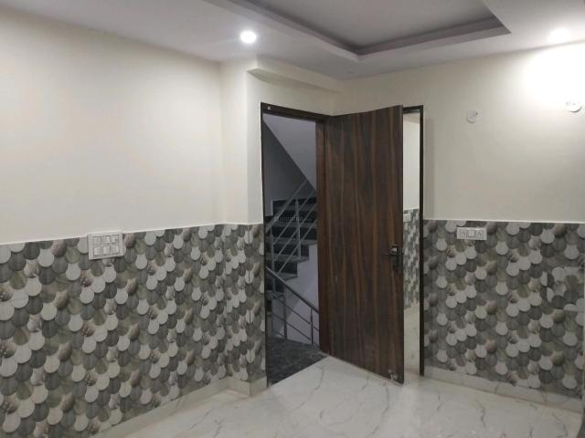 2 BHK Independent Builder Floor in New Ashok Nagar for resale New Delhi. The reference number is 19756092