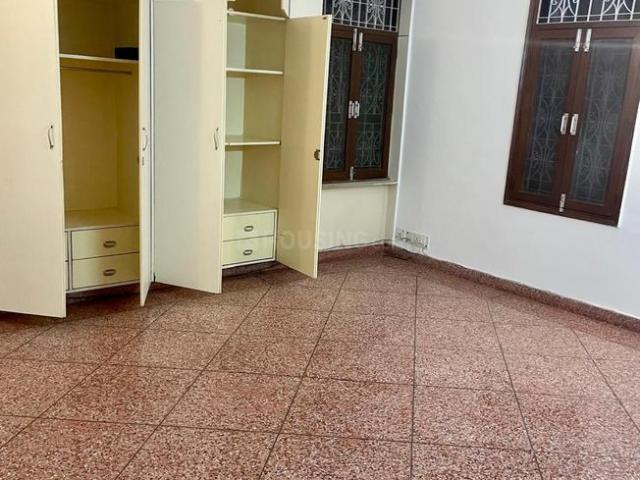 2 BHK Independent Builder Floor in New Friends Colony for rent New Delhi. The reference number is 20352844
