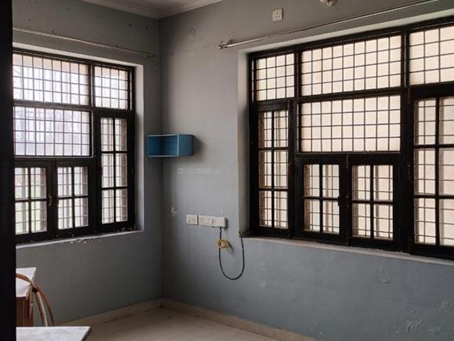 2 BHK Independent Builder Floor in Aliganj for rent Lucknow. The reference number is 9169471