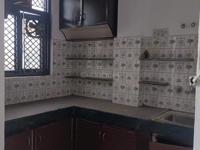 2 BHK Independent Builder Floor in Arjun Nagar for rent New Delhi. The reference number is 17417050
