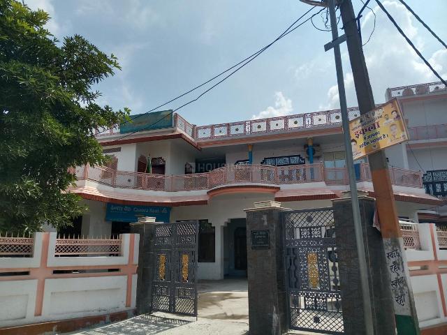 2 BHK Independent Builder Floor in Bamheta Village for rent Ghaziabad. The reference number is 18485203