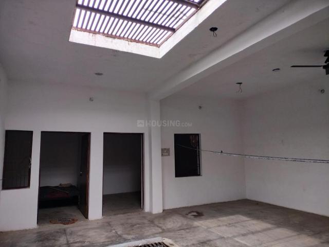 2 BHK Independent Builder Floor in Brahamanpuri for rent Aligarh. The reference number is 20960704