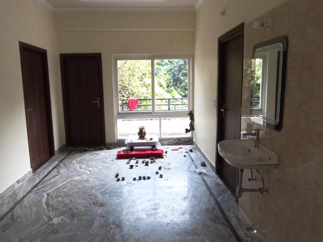 2 BHK Independent Builder Floor in Central Jail Road for rent Varanasi. The reference number is 20692519