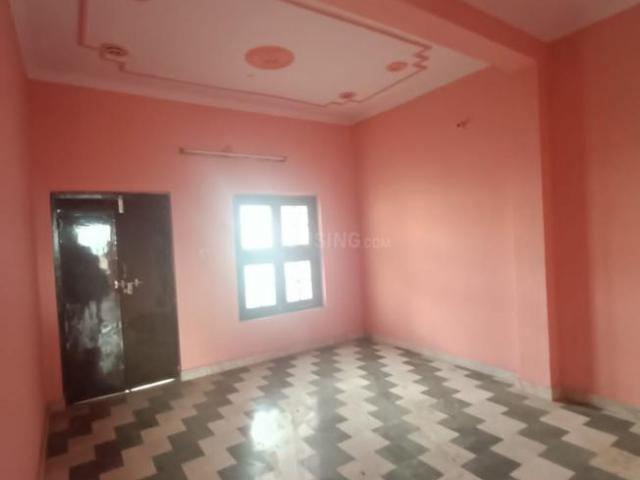 2 BHK Independent Builder Floor in Chowk for rent Lucknow. The reference number is 12227178