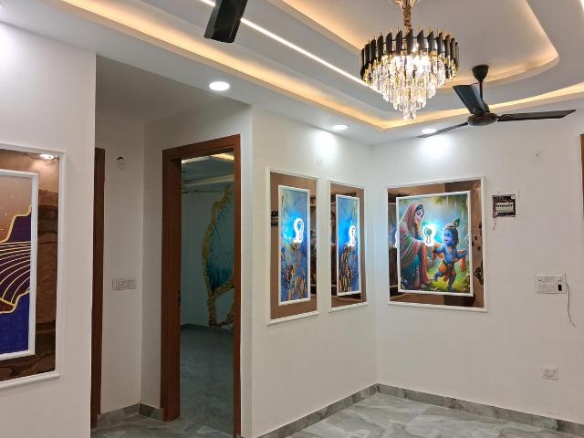2 BHK Independent Builder Floor in Dwarka Mor for rent New Delhi. The reference number is 20741981