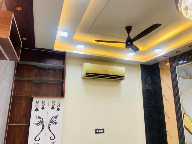 2 BHK Independent Builder Floor in Dwarka Mor for rent New Delhi. The reference number is 20796127
