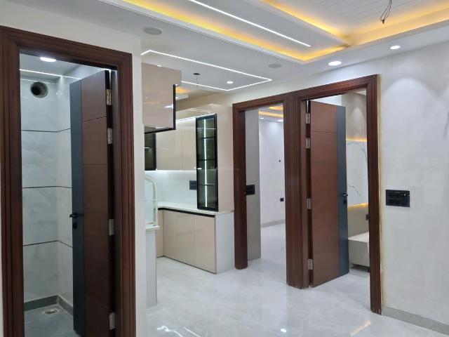 2 BHK Apartment in Dwarka Mor for resale New Delhi. The reference number is 20411942