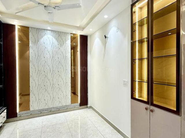 2 BHK Apartment in Dwarka Mor for resale New Delhi. The reference number is 20672572