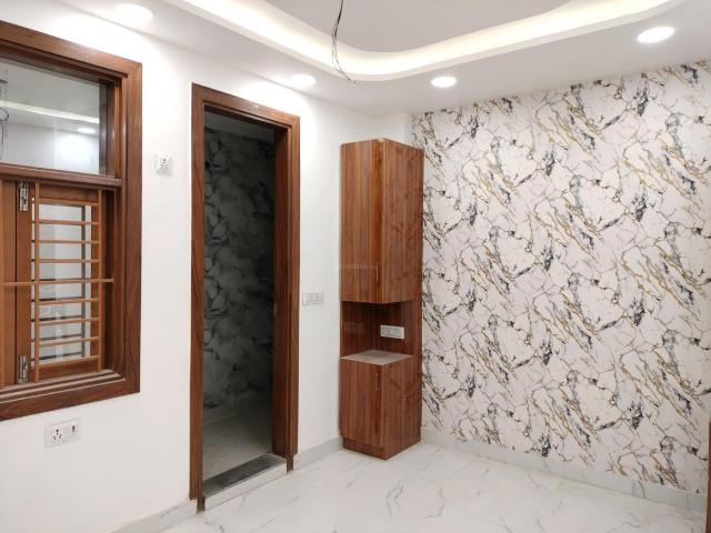 2 BHK Independent Builder Floor in Dwarka Mor for resale New Delhi. The reference number is 20021202