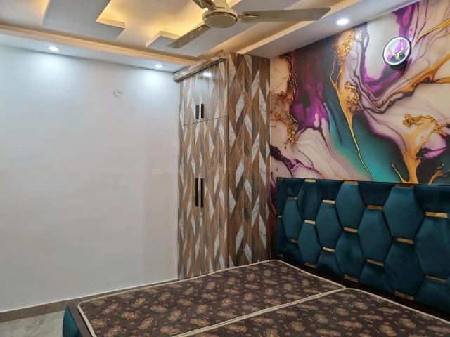 2 BHK Apartment in Dwarka Mor for resale New Delhi. The reference number is 20275005