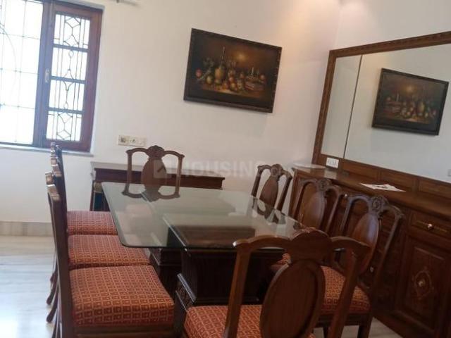 2 BHK Independent Builder Floor in Defence Colony for rent New Delhi. The reference number is 20109941