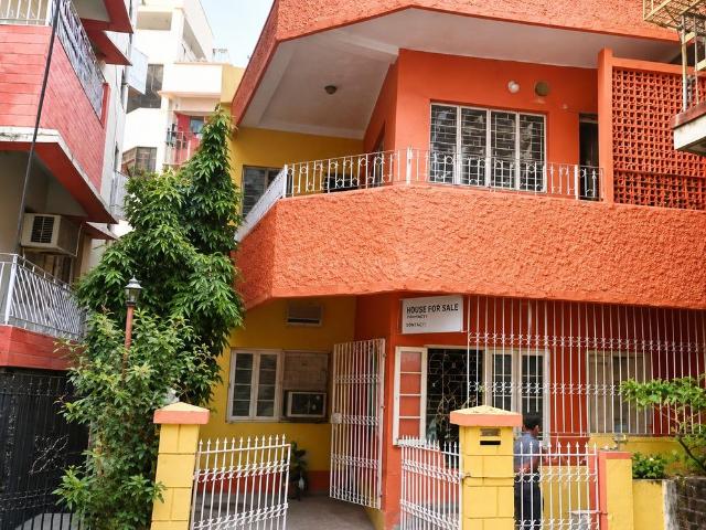 2 BHK Independent Builder Floor in Dhakuria for rent Kolkata. The reference number is 11504512