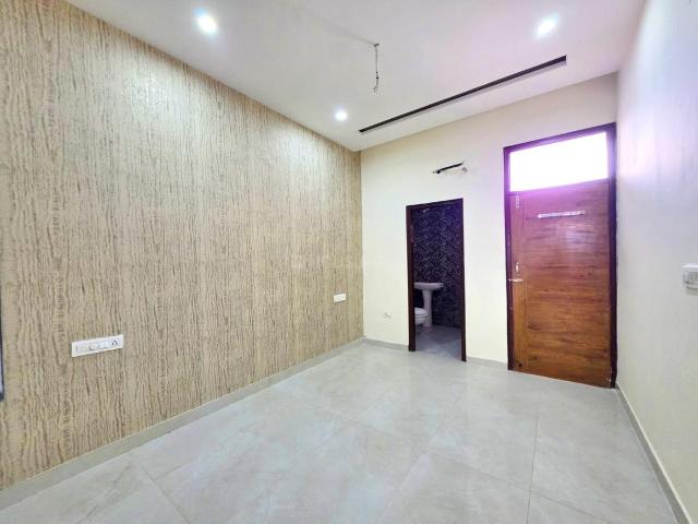 2 BHK Independent Builder Floor in Dhakoli for resale Zirakpur. The reference number is 19770898