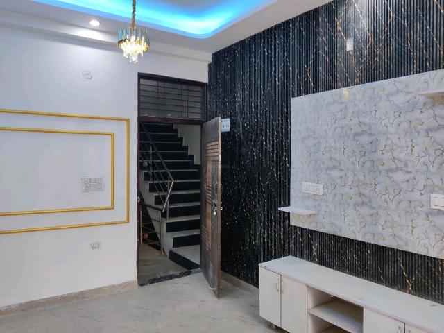 3 BHK Independent Builder Floor in DLF Ankur Vihar for resale Ghaziabad. The reference number is 20083068
