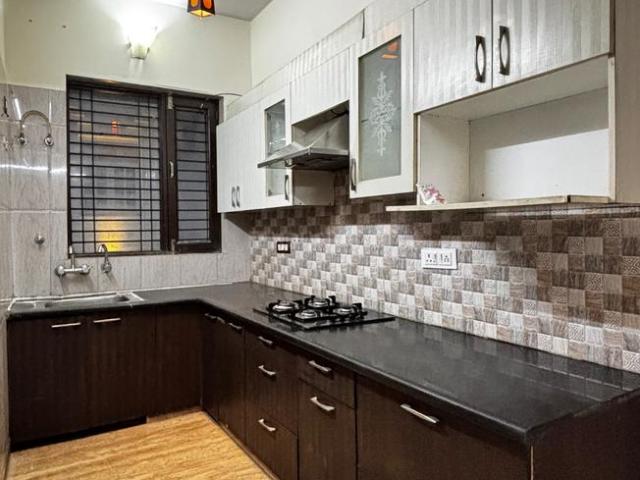 2 BHK Independent Builder Floor in DLF Phase 4 for rent Gurgaon. The reference number is 20585883