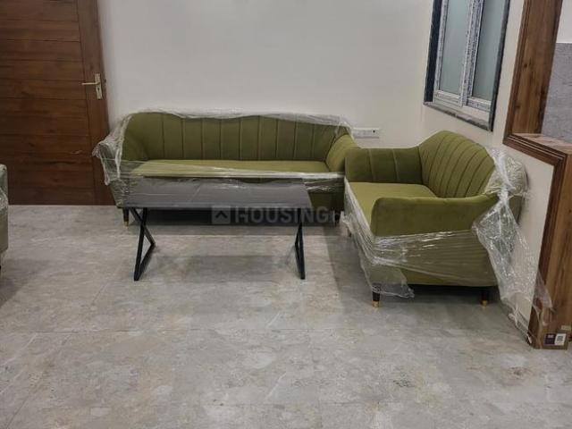 2 BHK Independent Builder Floor in DLF Phase 5 for rent Gurgaon. The reference number is 20556445