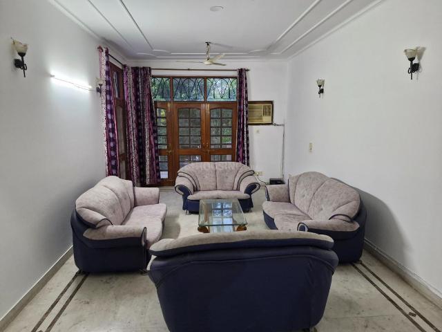 2 BHK Independent Builder Floor in DLF Phase 2 for rent Gurgaon. The reference number is 20572207