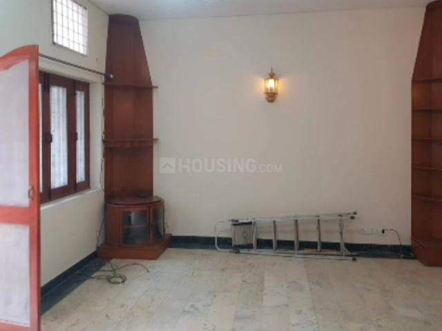 2 BHK Independent Builder Floor in East Of Kailash for rent New Delhi. The reference number is 20730644