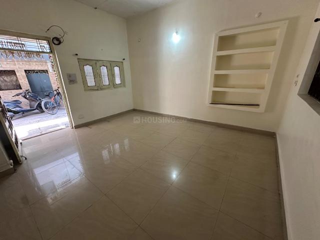 2 BHK Independent Builder Floor in Gole Bazar for rent Katni. The reference number is 20438148