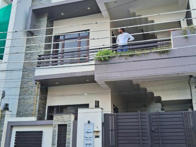 2 BHK Independent Builder Floor in Gomti Nagar for rent Lucknow. The reference number is 15961312