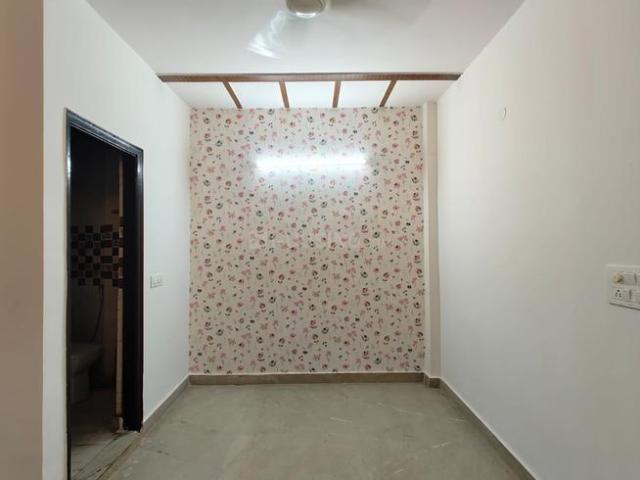 2 BHK Independent Builder Floor in Govindpuri for rent New Delhi. The reference number is 18505098