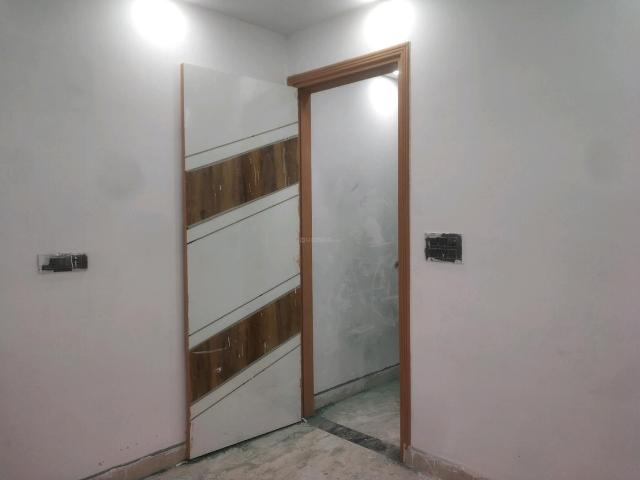 2 BHK Independent Builder Floor in Govindpuri for resale New Delhi. The reference number is 20301292
