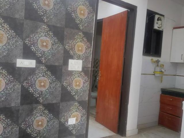 2 BHK Independent Builder Floor in Govindpuri for resale New Delhi. The reference number is 8393233