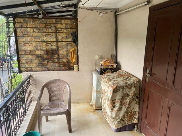 2 BHK Independent Builder Floor in Green Park for rent New Delhi. The reference number is 20701407