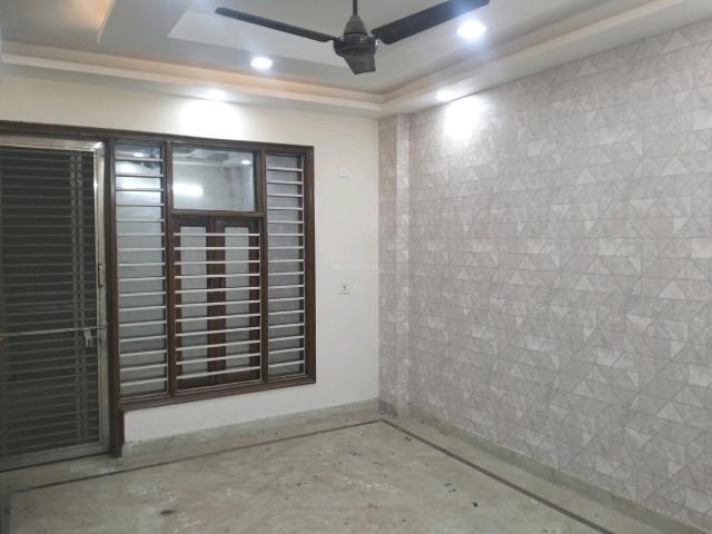 2 BHK Independent Builder Floor in Hari Nagar for resale New Delhi. The reference number is 19010078