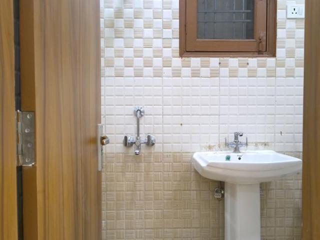 2 BHK Independent Builder Floor in Indirapuram for resale Ghaziabad. The reference number is 20909637