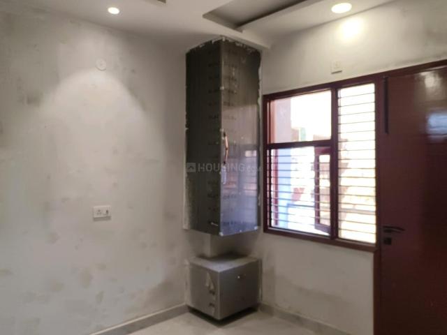 2 BHK Independent Builder Floor in Kalyan Vihar for rent New Delhi. The reference number is 19263520