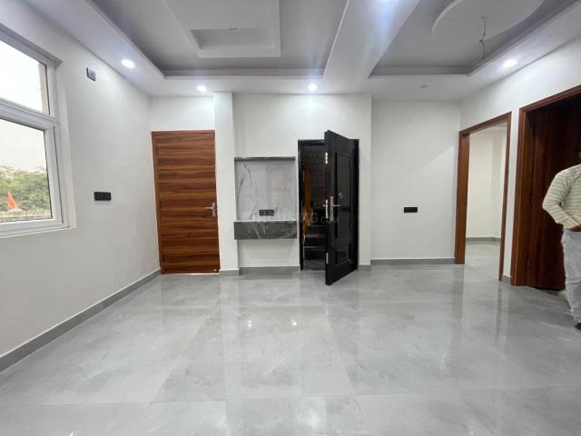 2 BHK Independent Builder Floor in Krishna Nagar for resale New Delhi. The reference number is 14374106