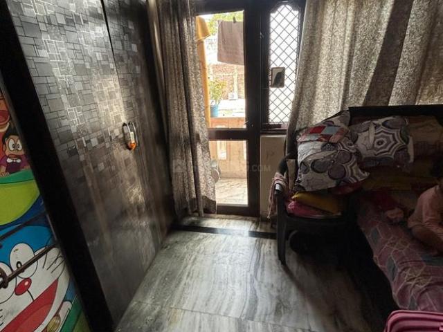 2 BHK Independent Builder Floor in Krishna Nagar for resale New Delhi. The reference number is 18252748