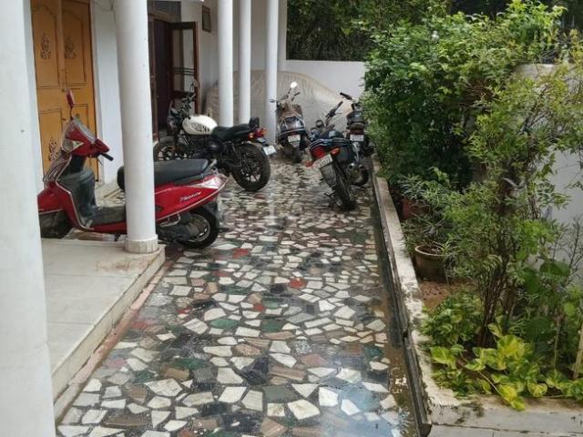 2 BHK Independent Builder Floor in Lukarganj for rent Allahabad. The reference number is 18448711