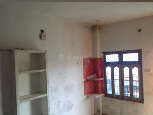 2 BHK Independent Builder Floor in Lahartara for rent Varanasi. The reference number is 18152502