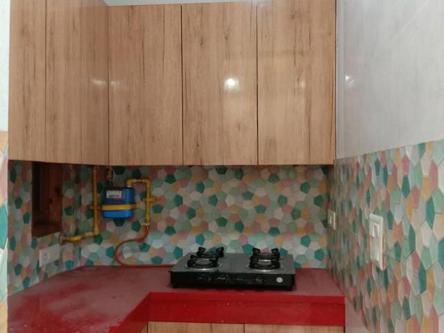 2 BHK Independent Builder Floor in Lajpat Nagar for rent New Delhi. The reference number is 15527369