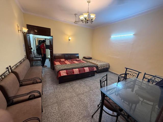 2 BHK Independent Builder Floor in Lajpat Nagar for rent New Delhi. The reference number is 19695488