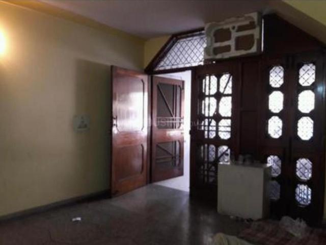2 BHK Independent Builder Floor in Lajpat Nagar for rent New Delhi. The reference number is 19976872
