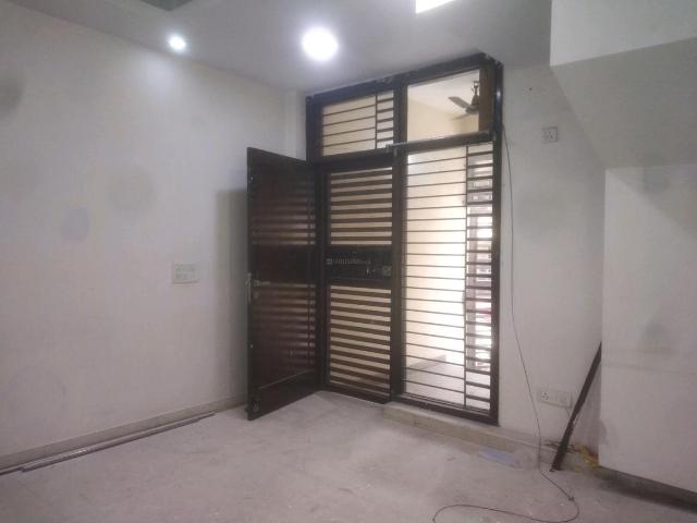 2 BHK Independent Builder Floor in Lajpat Nagar for rent New Delhi. The reference number is 20667758
