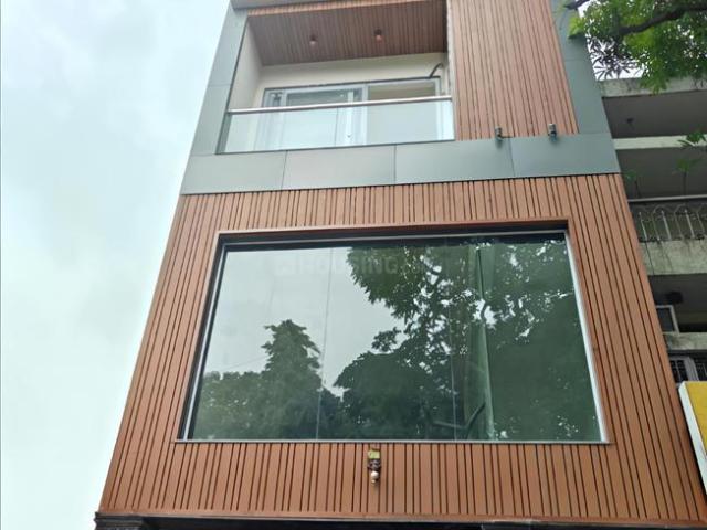 2 BHK Independent Builder Floor in Lajpat Nagar for resale New Delhi. The reference number is 17872137