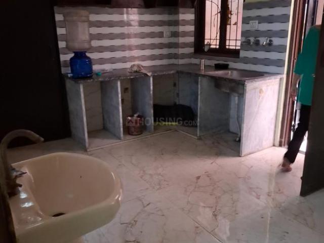 2 BHK Independent Builder Floor in Laxmi Nagar for rent New Delhi. The reference number is 18441555