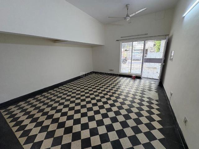 2 BHK Independent Builder Floor in Panchsheel Enclave for rent New Delhi. The reference number is 20154030
