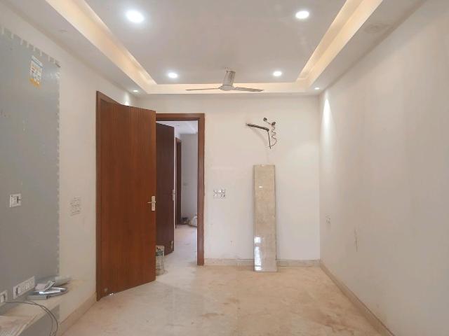 2 BHK Independent Builder Floor in Paschim Vihar for resale New Delhi. The reference number is 16084264