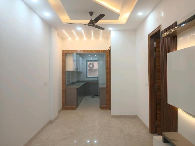 2 BHK Independent Builder Floor in Paschim Vihar for resale New Delhi. The reference number is 16084328